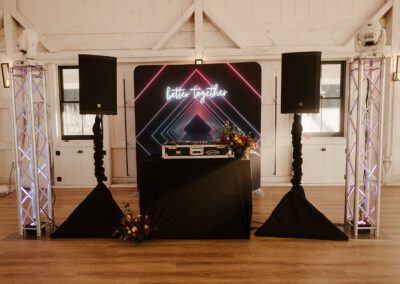 wedding dj booth neon sign at the greenery NH